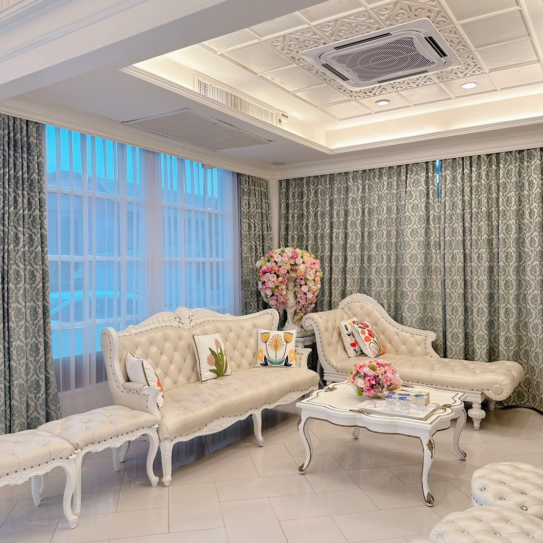 LINE_ALBUM_รูปคุณหมอและคลินิก_241014_3